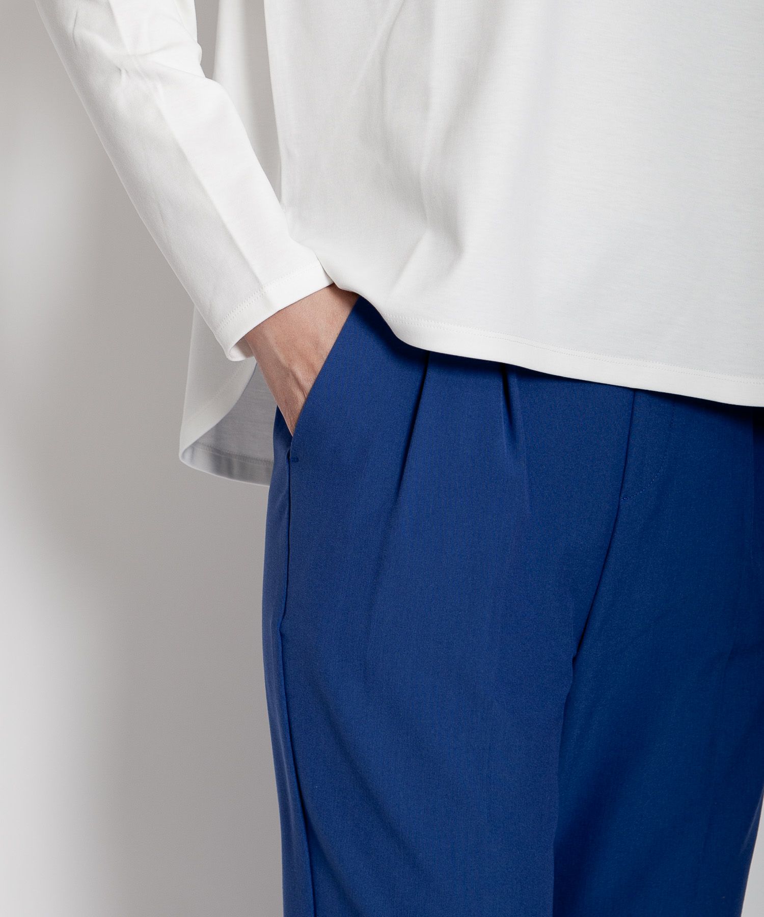 タック入りセンタープレステーパードパンツ | HAVE A NICE TRIP 公式